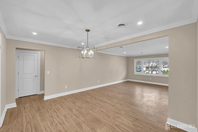 3 Pembroke Lane, Toms River, NJ 08757