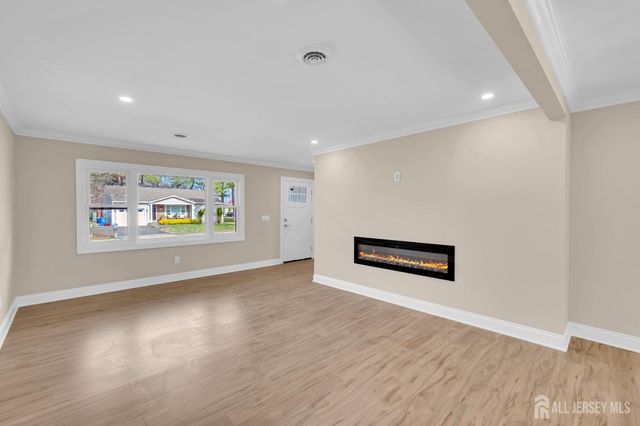 3 Pembroke Lane, Toms River, NJ 08757