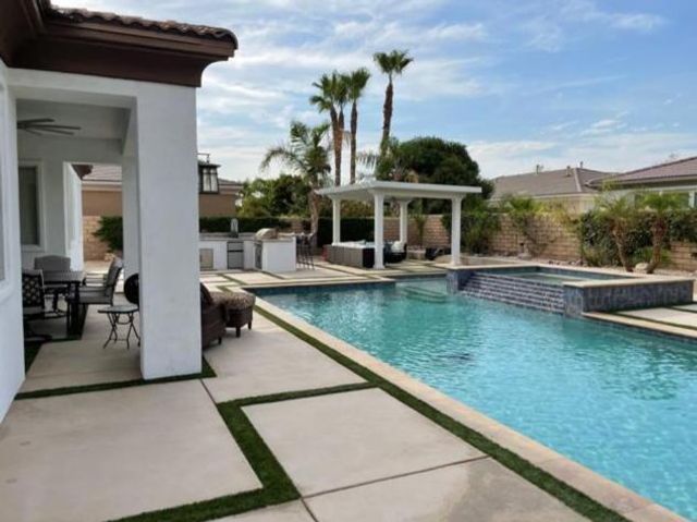 105 Rubino Court, Palm Desert, CA 92211