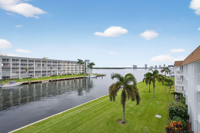 111 Shore Court 301, North Palm Beach, FL 33408