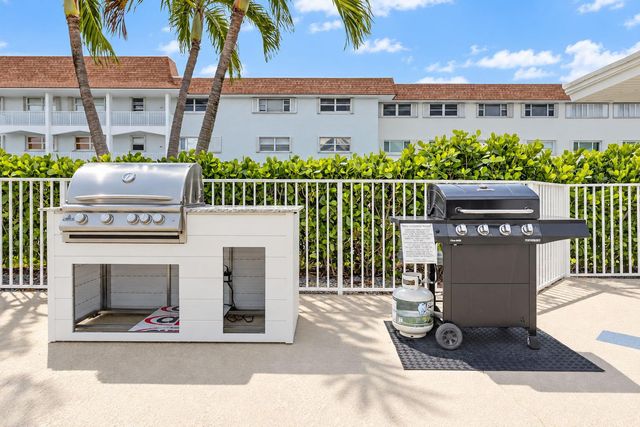 111 Shore Court 301, North Palm Beach, FL 33408