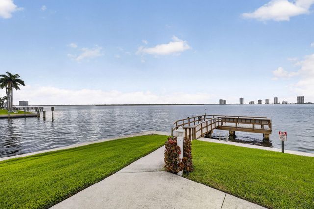 111 Shore Court 301, North Palm Beach, FL 33408