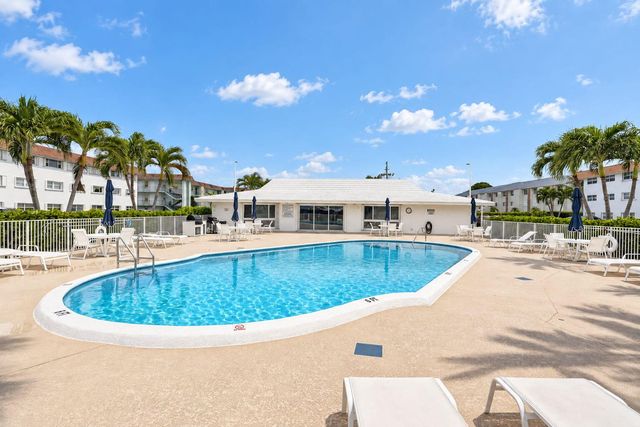 111 Shore Court 301, North Palm Beach, FL 33408
