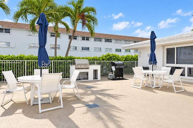 111 Shore Court 301, North Palm Beach, FL 33408