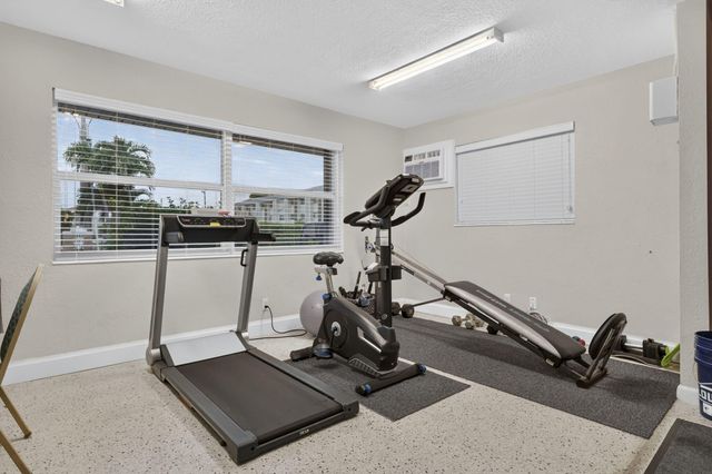 111 Shore Court 301, North Palm Beach, FL 33408
