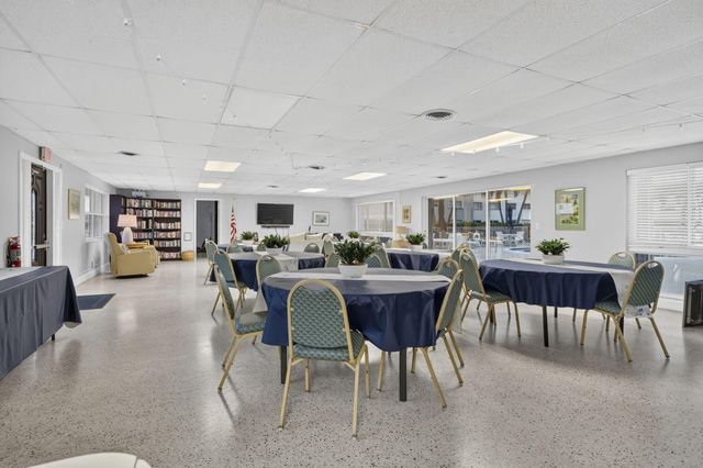 111 Shore Court 301, North Palm Beach, FL 33408