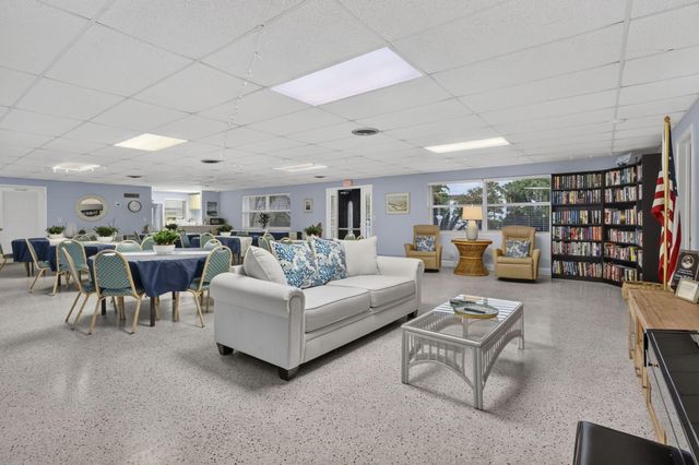 111 Shore Court 301, North Palm Beach, FL 33408