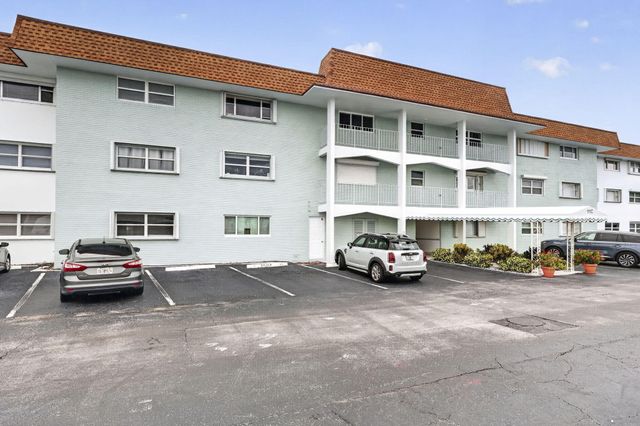 111 Shore Court 301, North Palm Beach, FL 33408