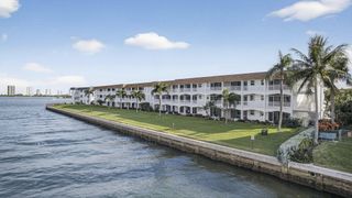 111 Shore Court 301, North Palm Beach, FL 33408
