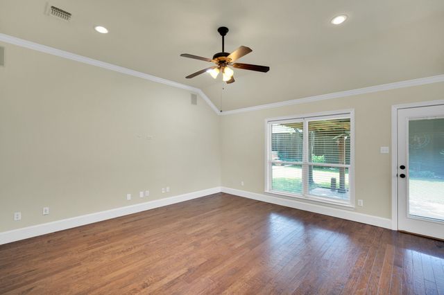 1631 Ross Drive, Midlothian, TX 76065