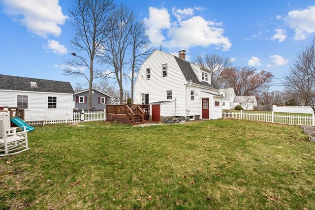 31 Howe St, Quincy, MA 02169