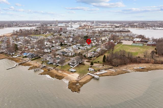 31 Howe St, Quincy, MA 02169