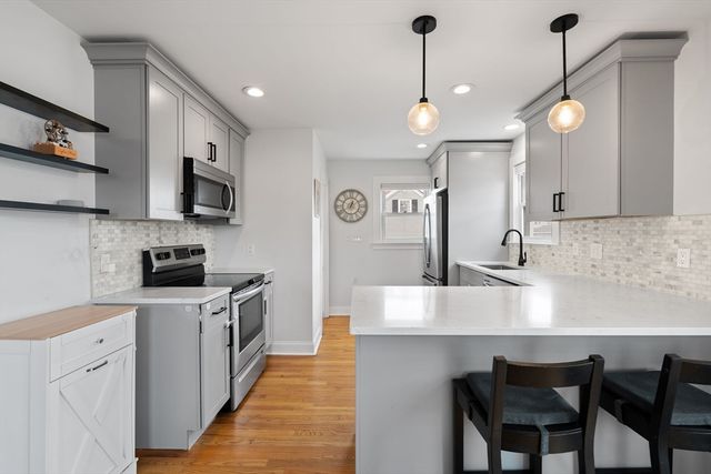 31 Howe St, Quincy, MA 02169