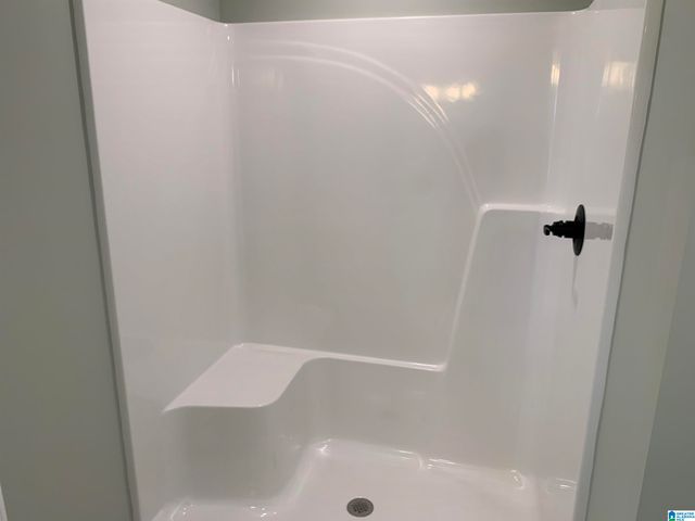 821 LAKESHORE CIRCLE, Warrior, AL 35180