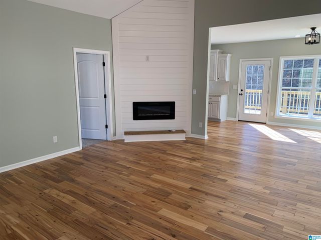 821 LAKESHORE CIRCLE, Warrior, AL 35180