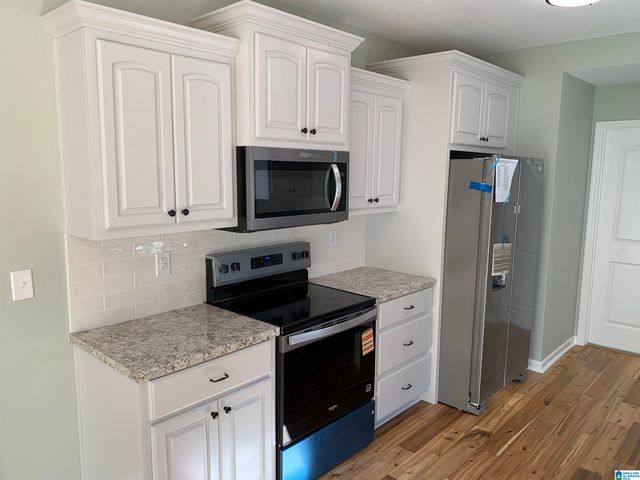 821 LAKESHORE CIRCLE, Warrior, AL 35180