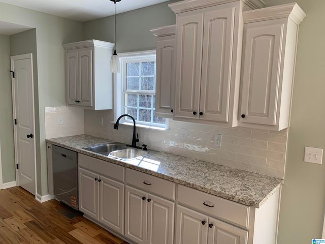 821 LAKESHORE CIRCLE, Warrior, AL 35180