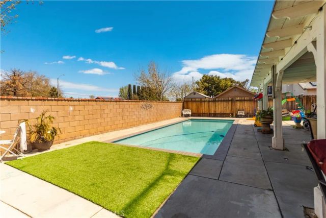 1335 Samra Avenue, Lancaster, CA 93535