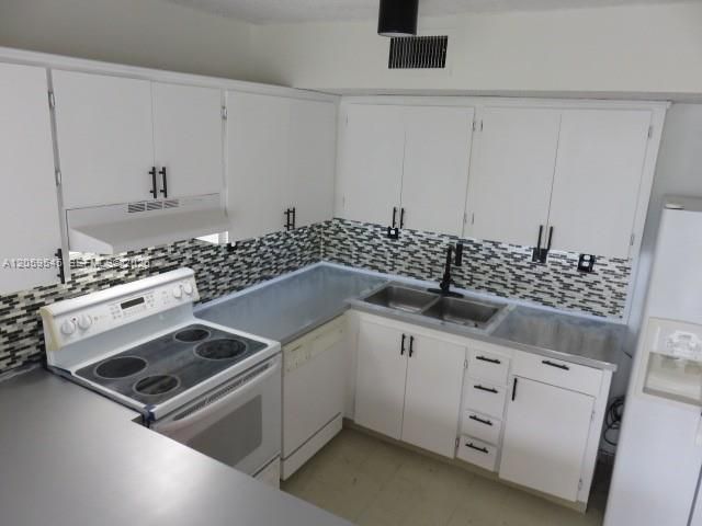 12300 SW 18 Te 0, Miami, FL 33175