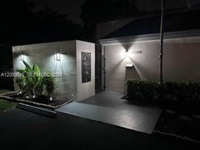 12300 SW 18 Te 0, Miami, FL 33175