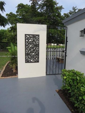12300 SW 18 Te 0, Miami, FL 33175