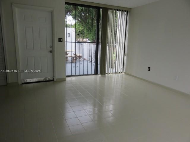 12300 SW 18 Te 0, Miami, FL 33175