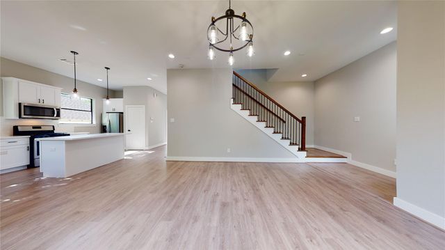 806 E 39th Street A, Houston, TX 77022