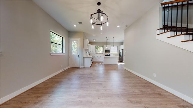 806 E 39th Street A, Houston, TX 77022