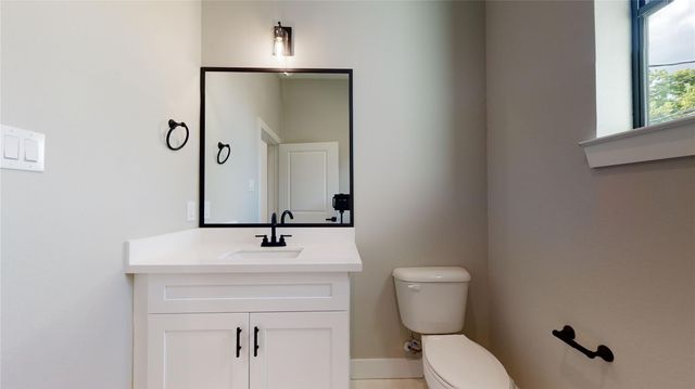 806 E 39th Street A, Houston, TX 77022