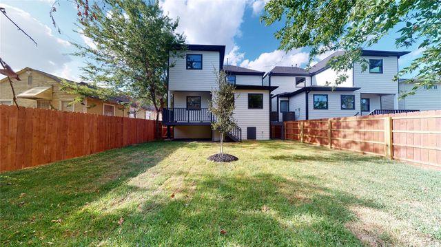 806 E 39th Street A, Houston, TX 77022