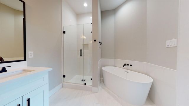 806 E 39th Street A, Houston, TX 77022