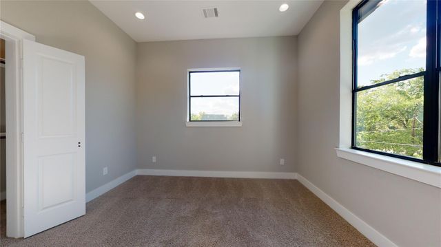 806 E 39th Street A, Houston, TX 77022