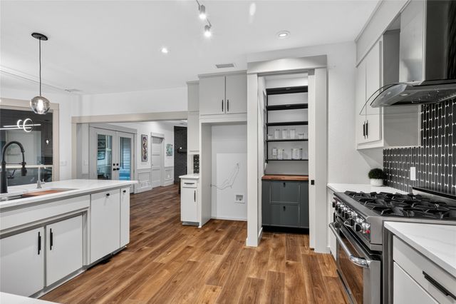 6701 Leslie Court, Plano, TX 75023