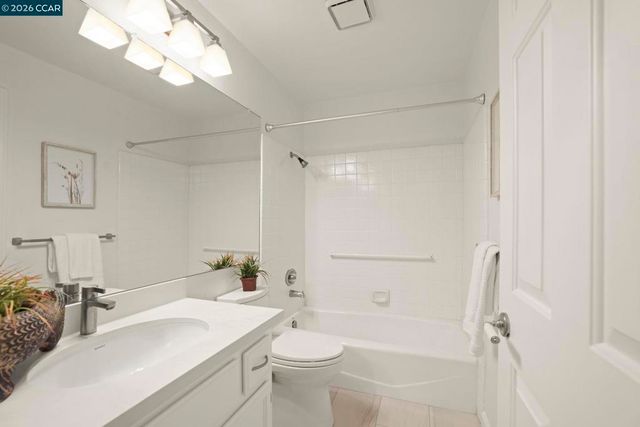 5593 Terra Granada Dr 3A, Walnut Creek, CA 94595