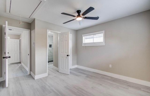 1007 San Jacinto Street, Highlands, TX 77562