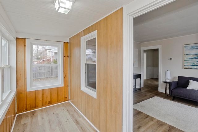 191 Laconia St, Springfield, MA 01129