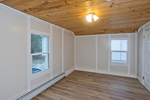 191 Laconia St, Springfield, MA 01129