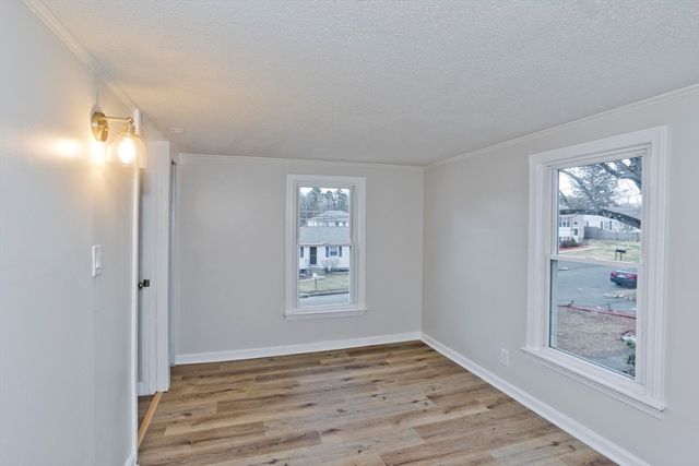 191 Laconia St, Springfield, MA 01129