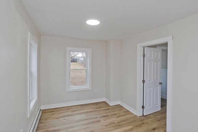 191 Laconia St, Springfield, MA 01129