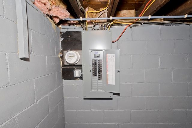 191 Laconia St, Springfield, MA 01129