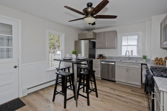 191 Laconia St, Springfield, MA 01129