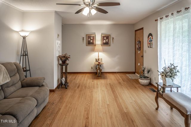 290 Wooded Heights, Greeneville, TN 37743