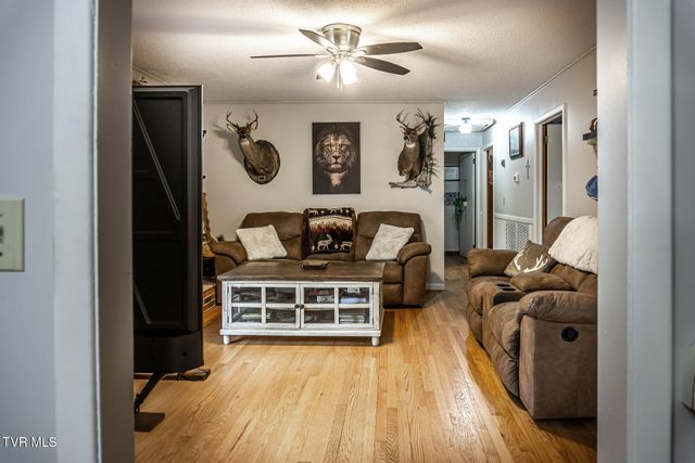 290 Wooded Heights, Greeneville, TN 37743