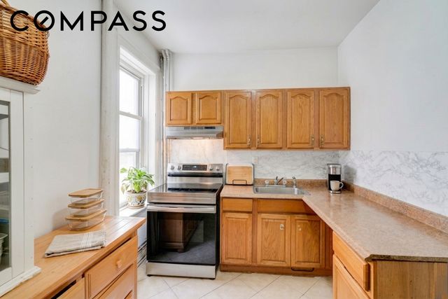 555 80th Street, New York City, NY 11209