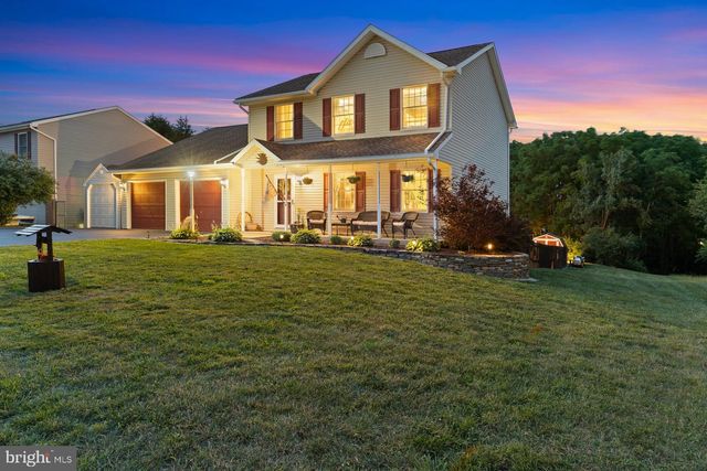 2911 VILLAGE SQUARE DR, Dover, PA 17315