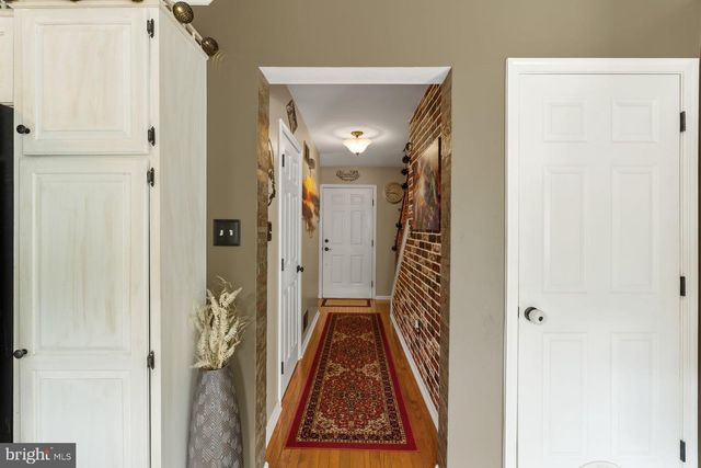 2911 VILLAGE SQUARE DR, Dover, PA 17315