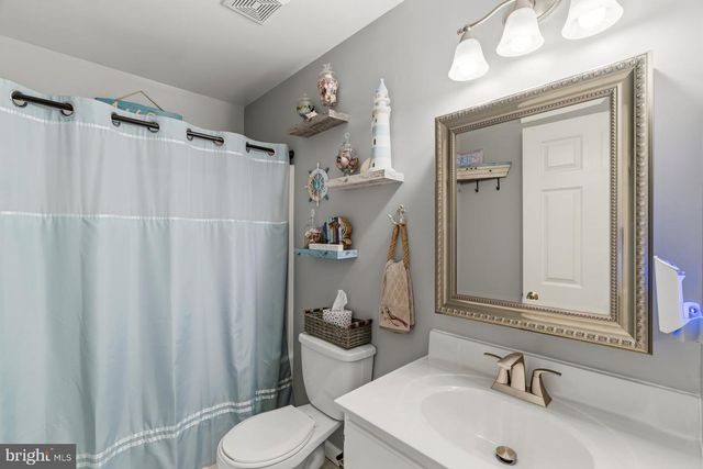 2911 VILLAGE SQUARE DR, Dover, PA 17315