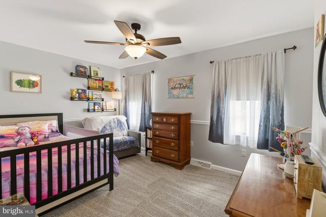 2911 VILLAGE SQUARE DR, Dover, PA 17315