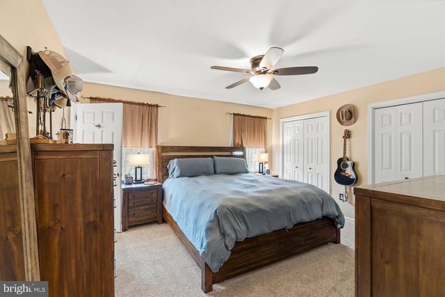 2911 VILLAGE SQUARE DR, Dover, PA 17315