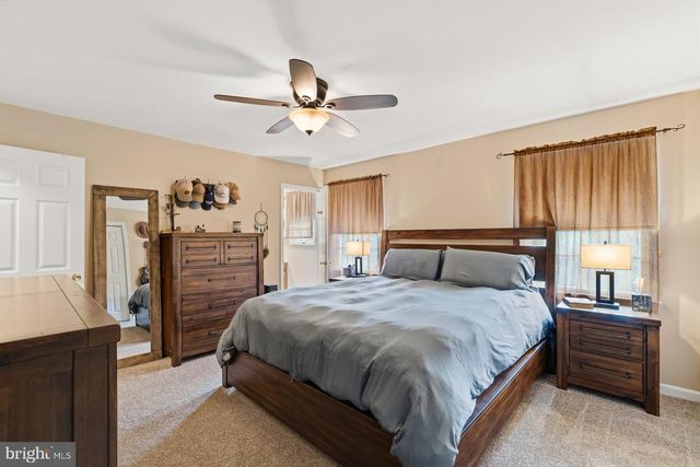 2911 VILLAGE SQUARE DR, Dover, PA 17315